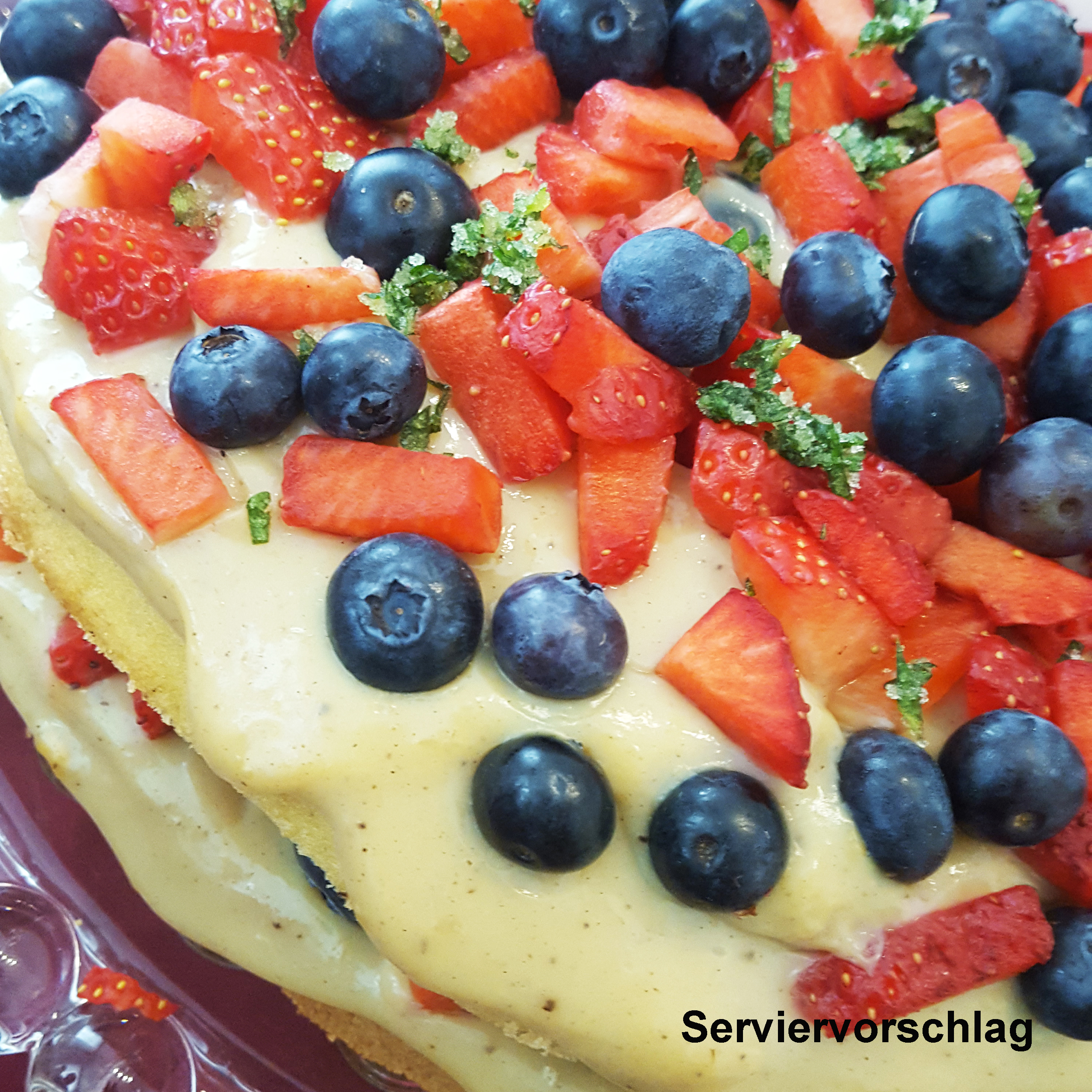 Erdbeer-Blaubeertorte-ServiervorschlagjcHdTh6FYFlai